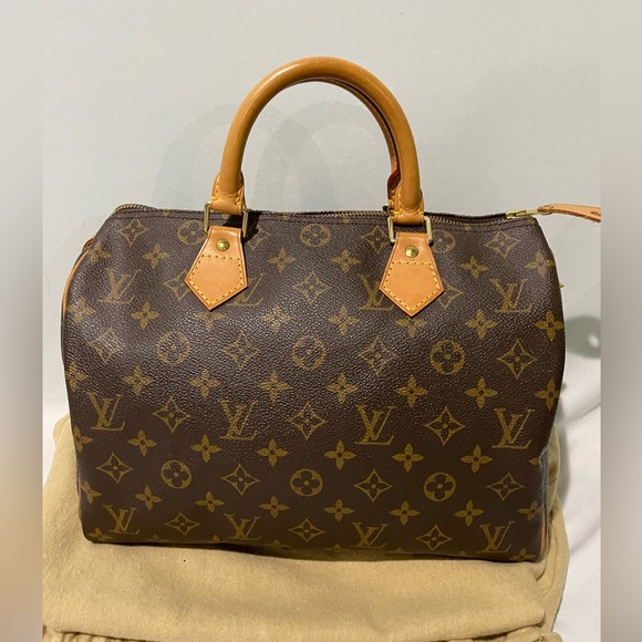 Louis Vuitton Speedy 30 Monogram Boston Bag -Excellent
Condition - Picture 3 of 17